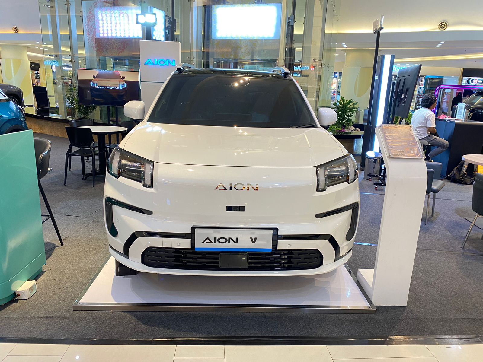 Aion V Luxury 2026 hadir sebagai SUV listrik yang memadukan performa tangguh, desain elegan, serta kenyamanan kabin mewah