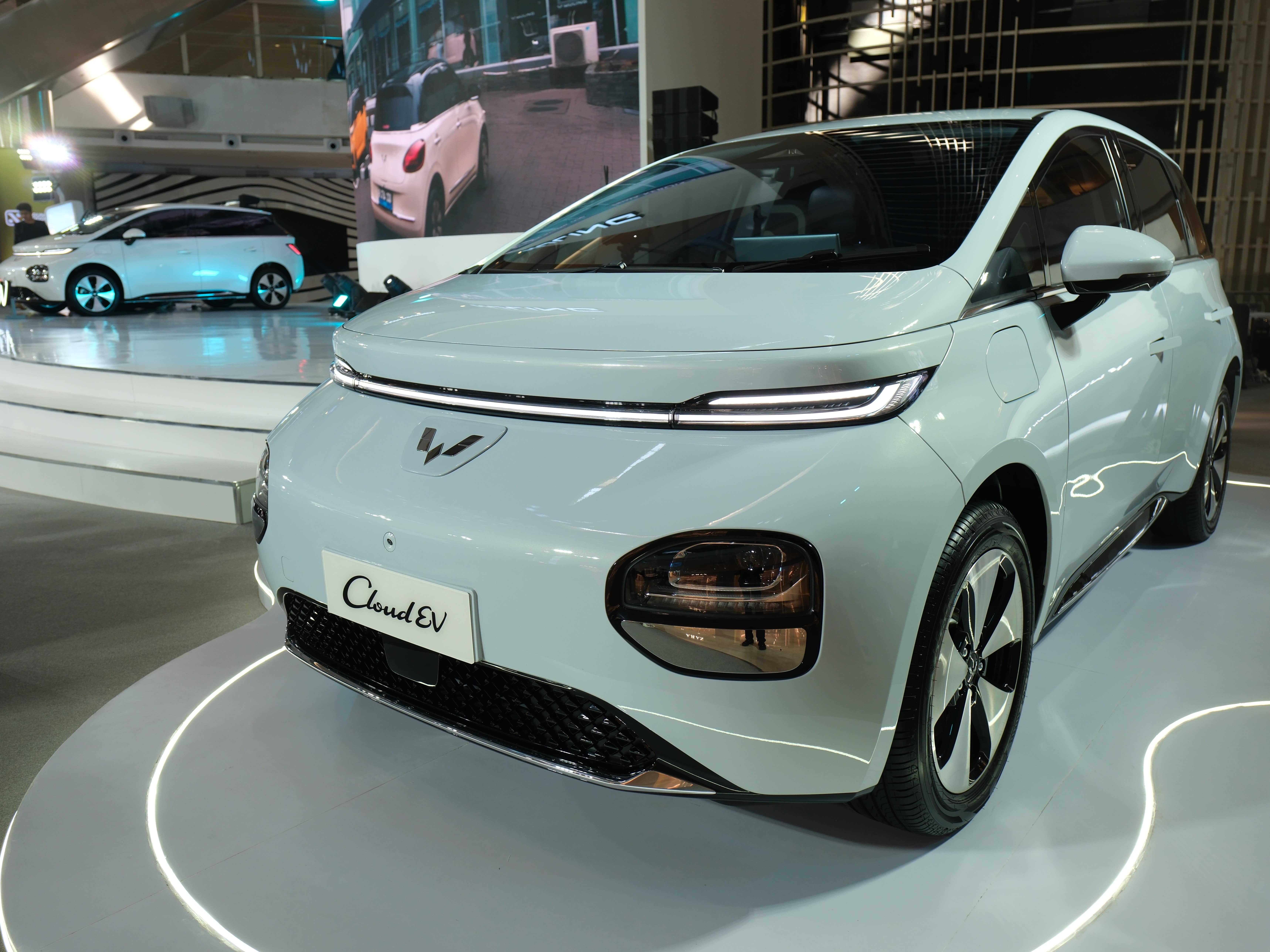 Review Wuling Cloud EV: Sedan Listrik Rp 400 Juta-an, Worth It?