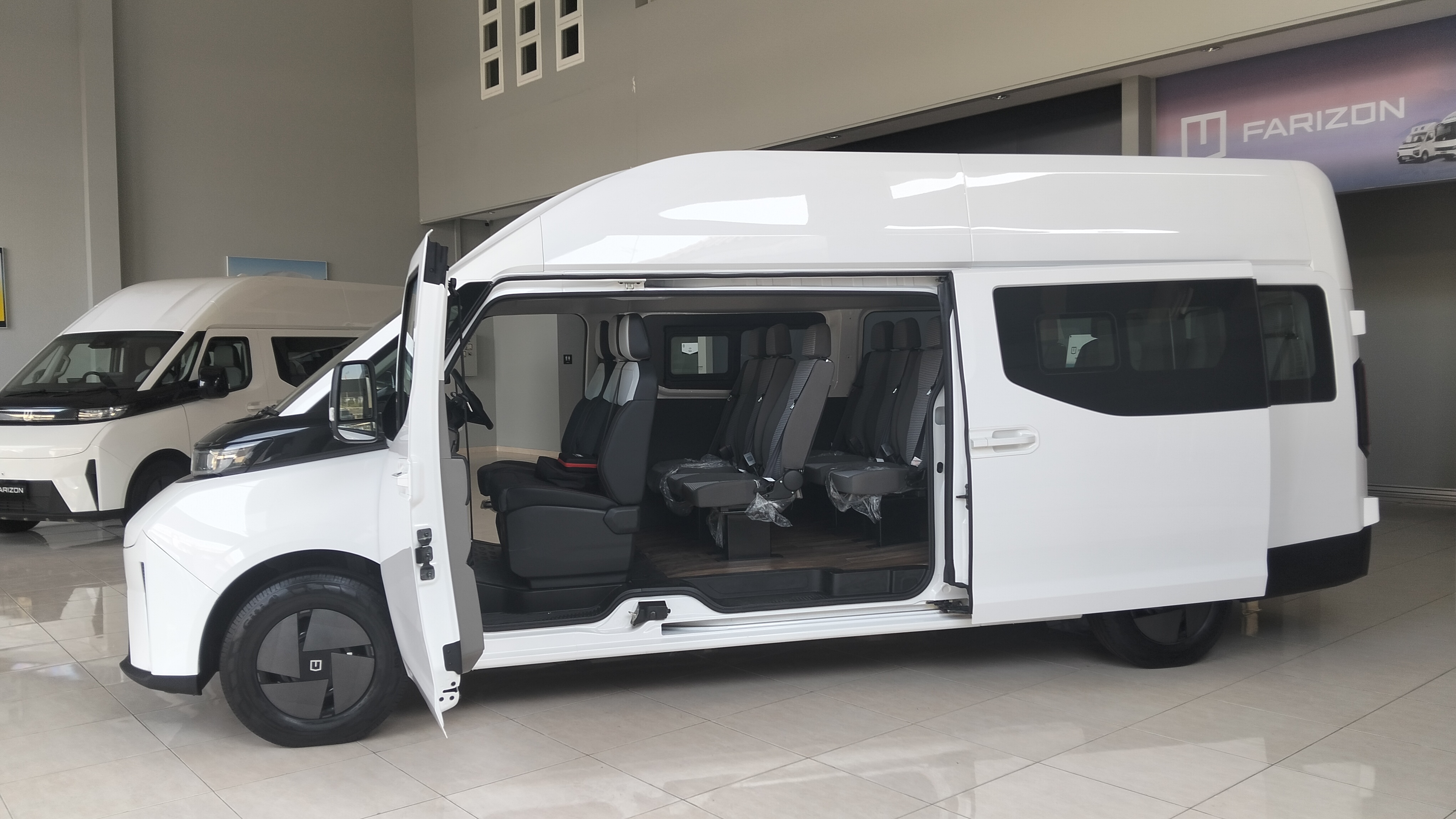 Saatnya migrasi Travel/shuttle ke Farizon supervan full ev 